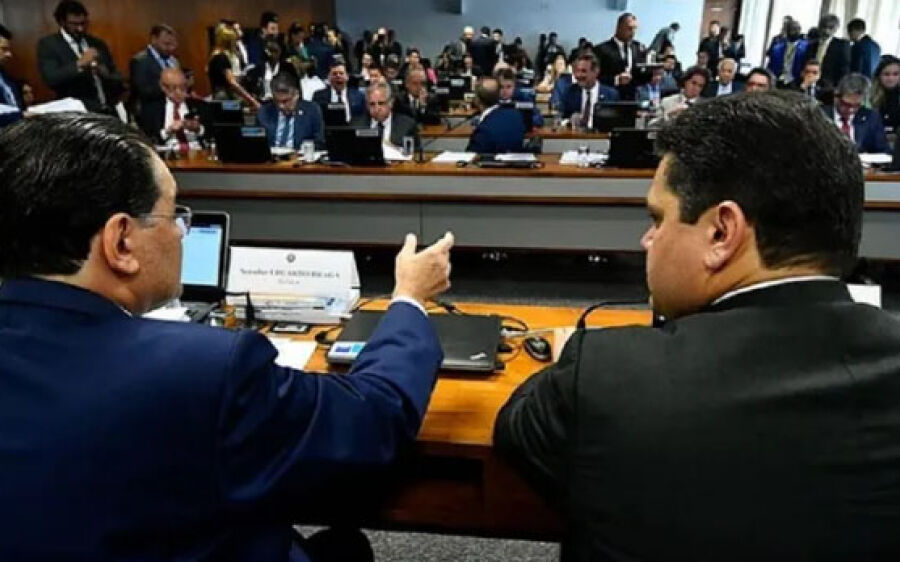 CCJ do Senado aprova texto base da reforma tributária