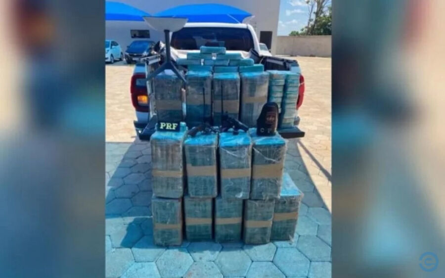Avião com 400 kg de coca é apreendido em fazenda do cantor Leonardo