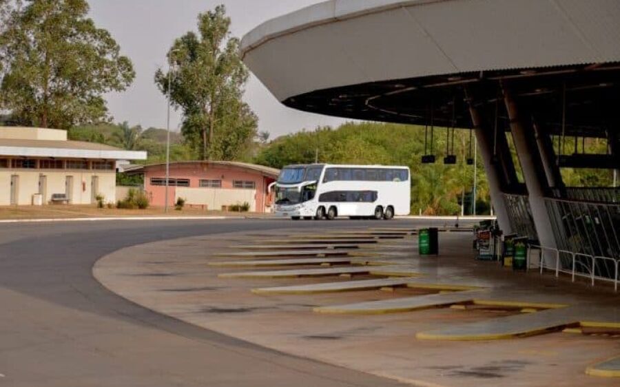 Novo sistema de transporte vai implementar painéis informativos nas rodoviárias aptas