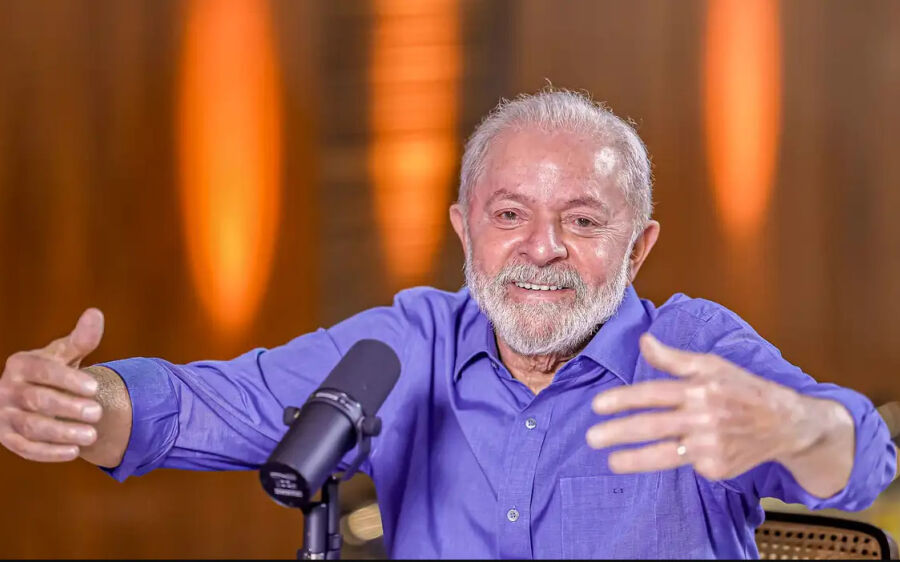Argentina precisa de presidente que  respeite a democracia, diz Lula
