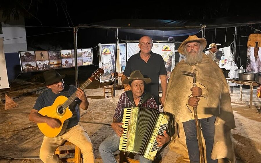 Prefeito de Rio Verde participa da Abertura do Festival da Cultura Pantaneira em Coxim