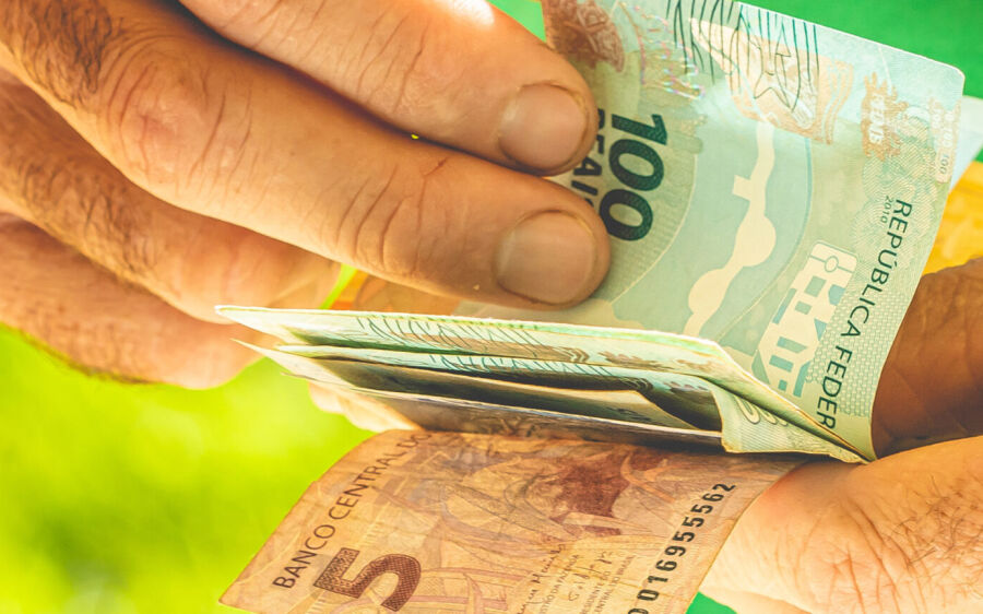 Servidores da Prefeitura de Coxim  recebem primeira parcela do 13º salário