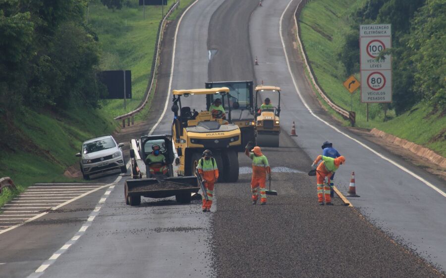 BR-163 tem 19 pontos com obras da concessionária nesta segunda-feira (27) em MS; confira os trechos 