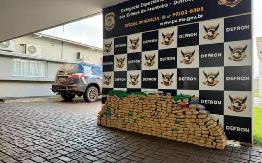 Polícia apreende 306 quilos de maconha em casa usada como entreposto