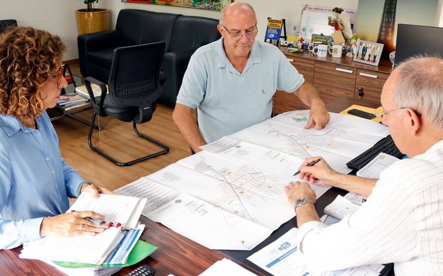 Prefeito de Rio Verde e Secretário de Infraestrutura e Logística Discutem Projetos 