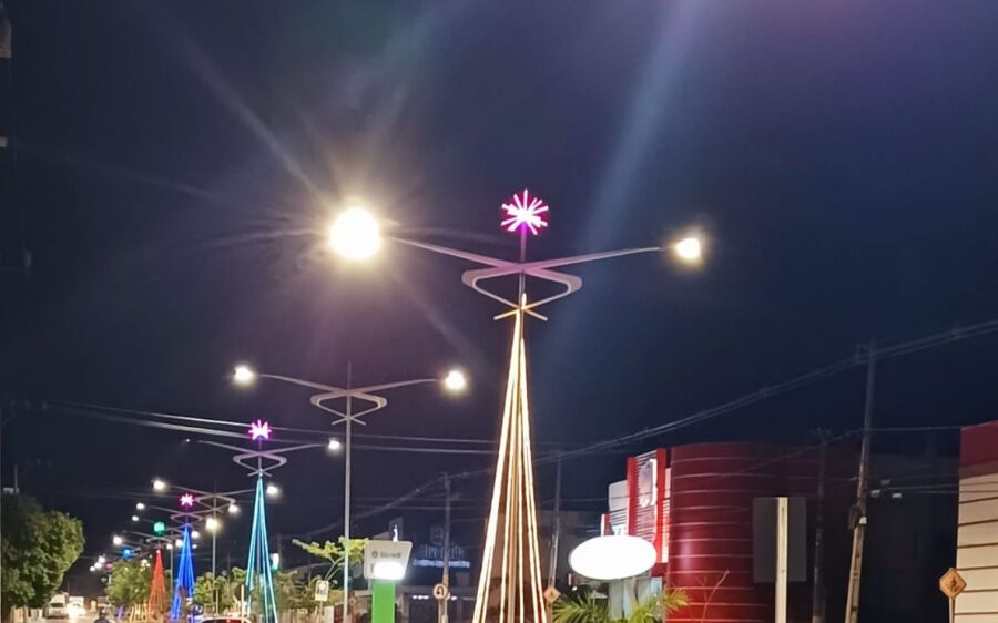 Inauguração das Luzes do Pantanal 2023 ilumina Coxim com arte e história