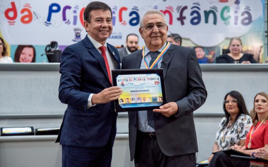 Presidente do TCE-MS  recebe homenagem da  Câmara Municipal da Capital