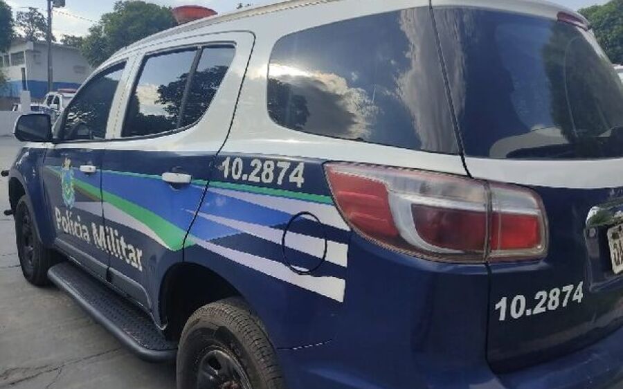 Só de cueca, homem é flagrado abusando de crianças no córrego em MS