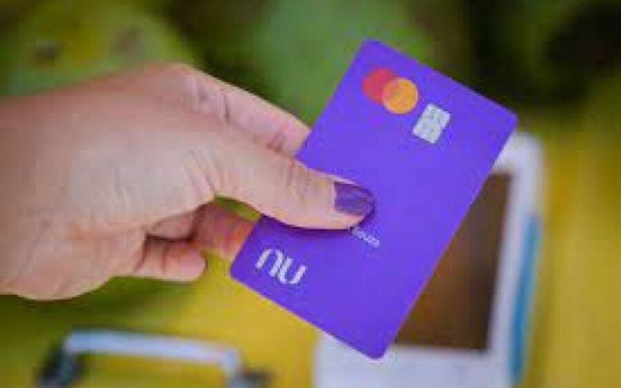 Clientes reclamam que o Nubank está bloqueando saldo e cancelando contas