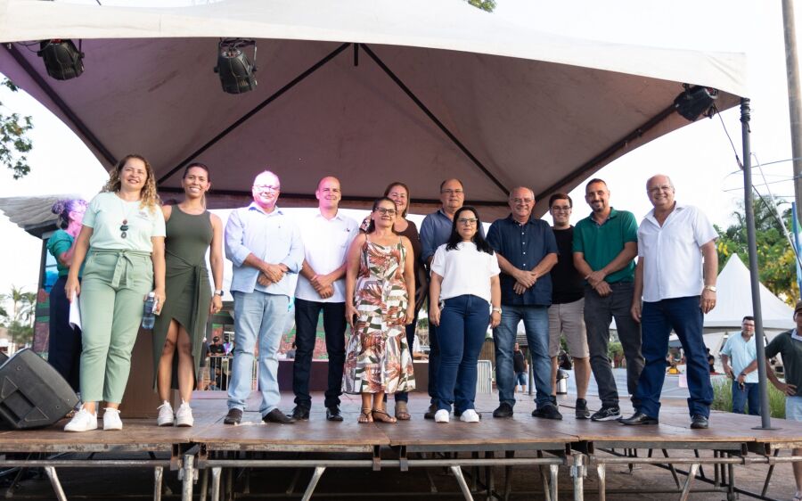 Prefeitura realiza desfile em comemoração aos 70 anos de emancipação política de Rio Verde.