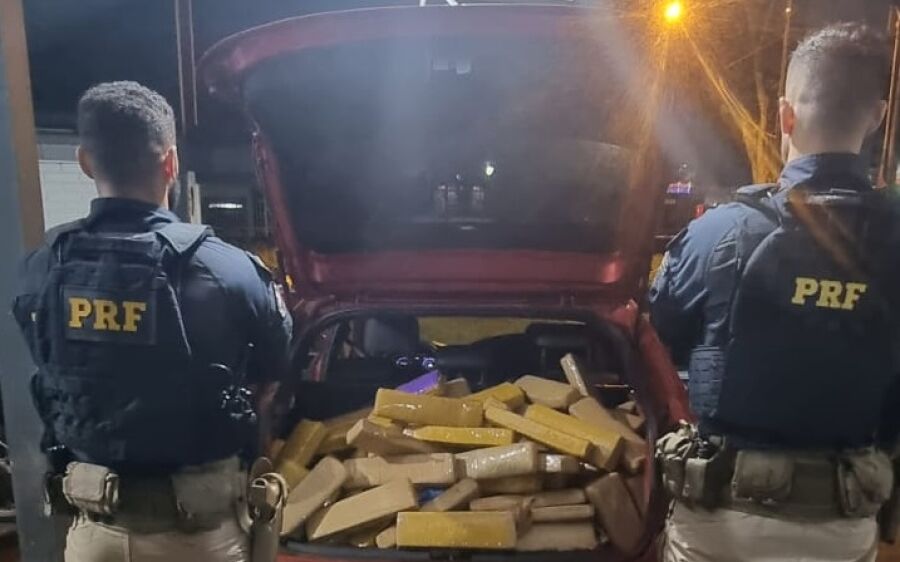 Veiculo roubado em São Paulo é recuperado e 476 quilos de maconha apreendidas na BR-463