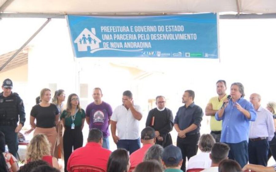 Em entrega de casas, governo reafirma compromisso com Nova Andradina e região