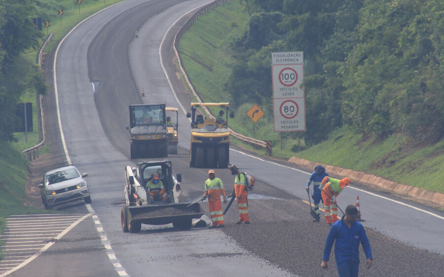 BR-163 tem 32 pontos  com obras da concessionária nesta quinta-feira (04) em MS; confira os trechos 