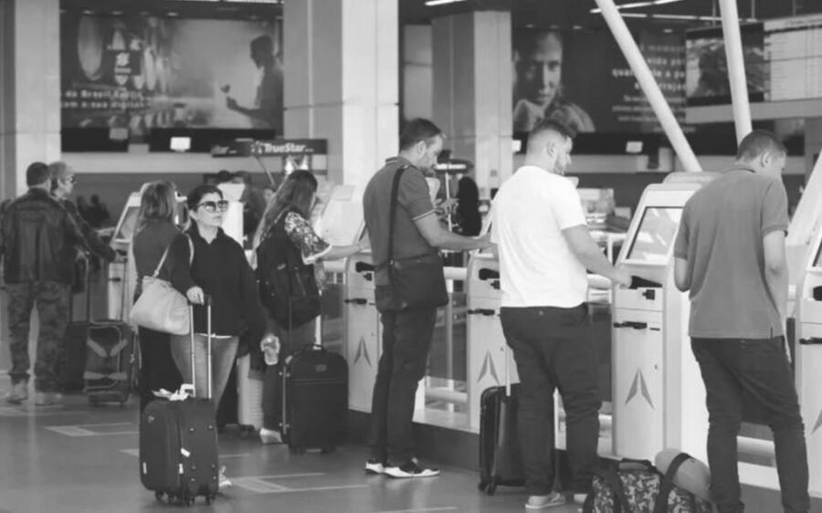 Aposentados e estudantes terã passagem de avião a R$ 200, anuncia Governo Federal