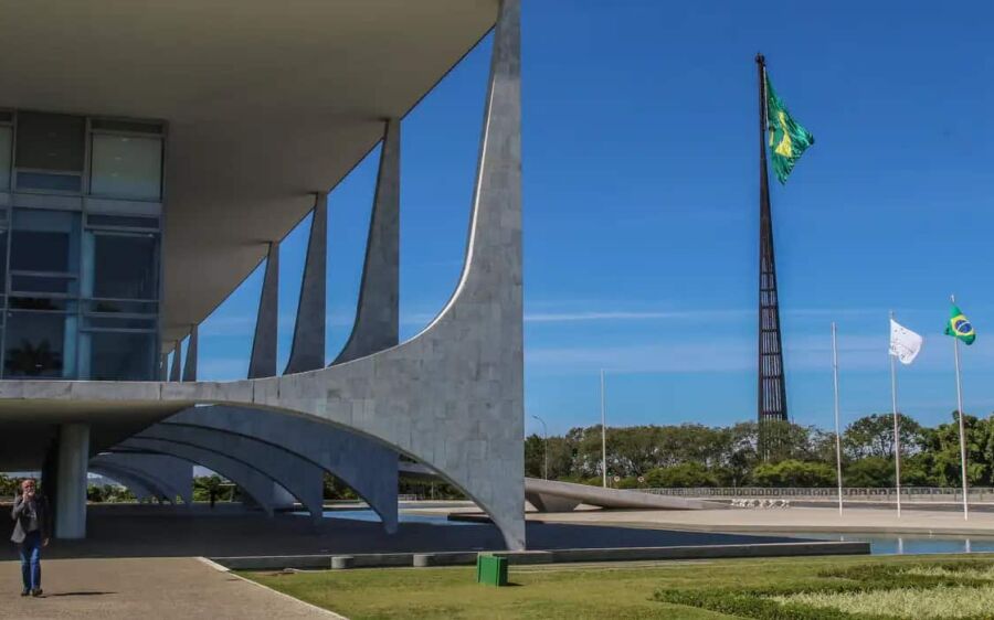 Lula sanciona orçamento e veta R$ 5,6 bilhões em emendas parlamentares
