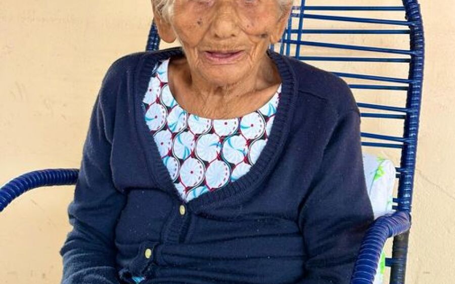 Dona Santinha é a Moradora mais longeva de Rio Verde com 112 anos de idade. 