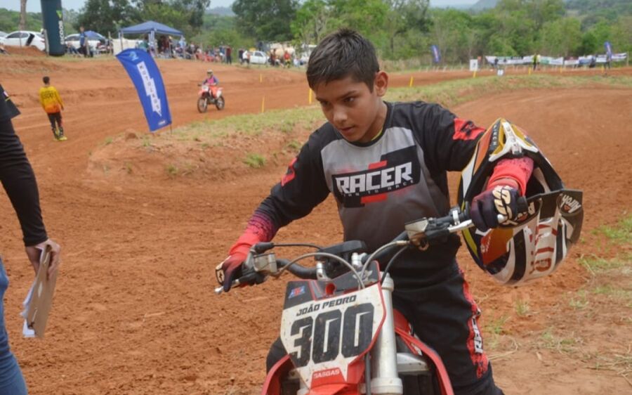 Piloto de São Gabriel do Oeste defende título na temporada 2024 do Sul-mato-grossense de Motocross
