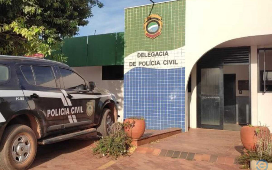 Grávida leva mangueirada e capacetada na frente do filho em Rio Verde 