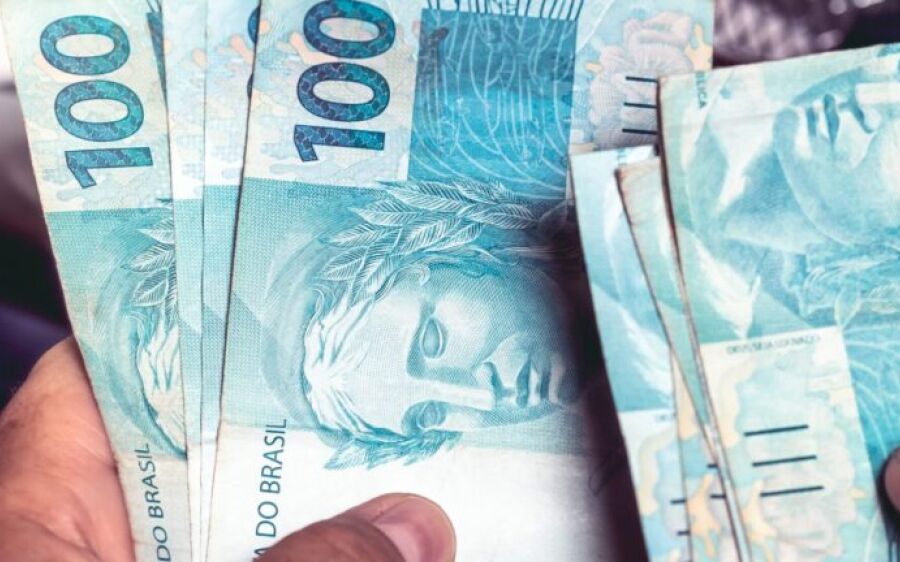 Prefeitura de Coxim deposita salários de servidores e paga verbas rescisórias  daqueles que tiveram 