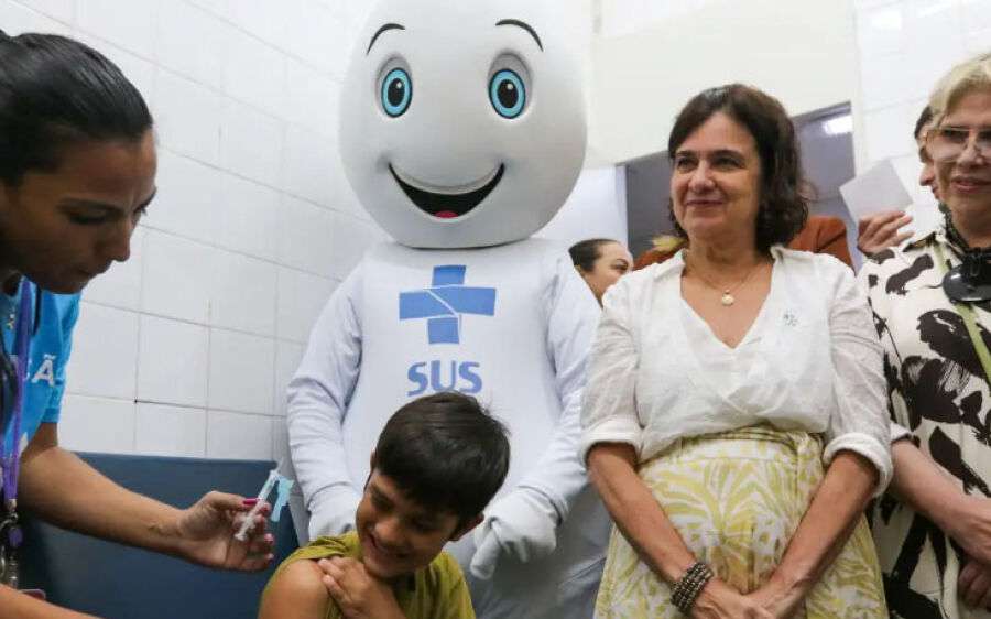 Crianças de 10 e 11 anos já podem se vacinar contra a dengue no DF