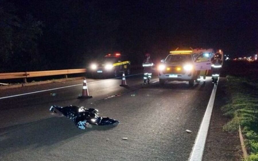 Homem se joga na frente dos carros e morre atropelado na BR-163
