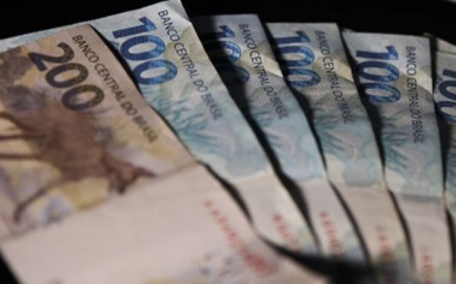 Abono salarial de R$ 27 bilhões começa a ser pago a trabalhadores nascidos em janeiro