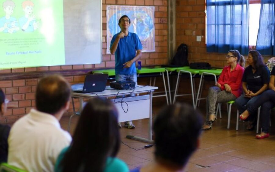 SED abre inscrições para curso gratuito de Libras de educação à distância