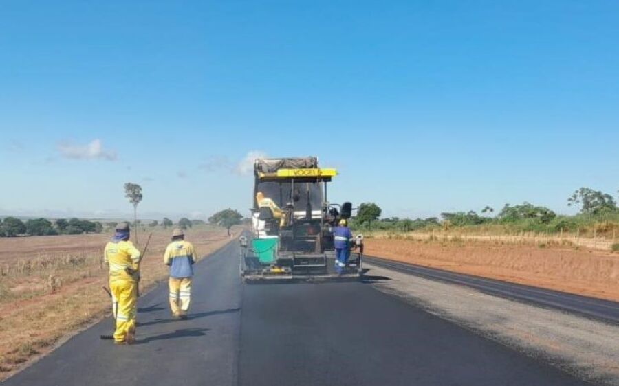 Sul-Fronteira: obra na MS-165 entre Coronel Sapucaia e Paranhos já tem 24 km de pavimento