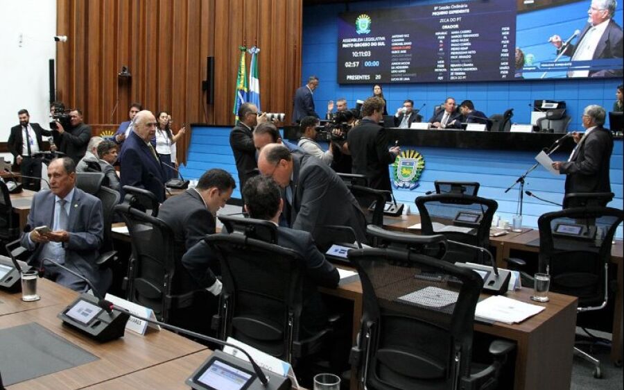 Ordem do Dia: Conscientização sobre  entrega legal para adoção é aprovada em 2ª