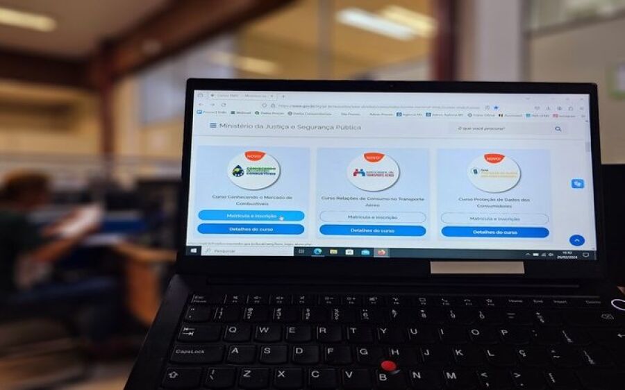 Formação em direitos do consumidor conta com cursos online, gratuitos e com certificado