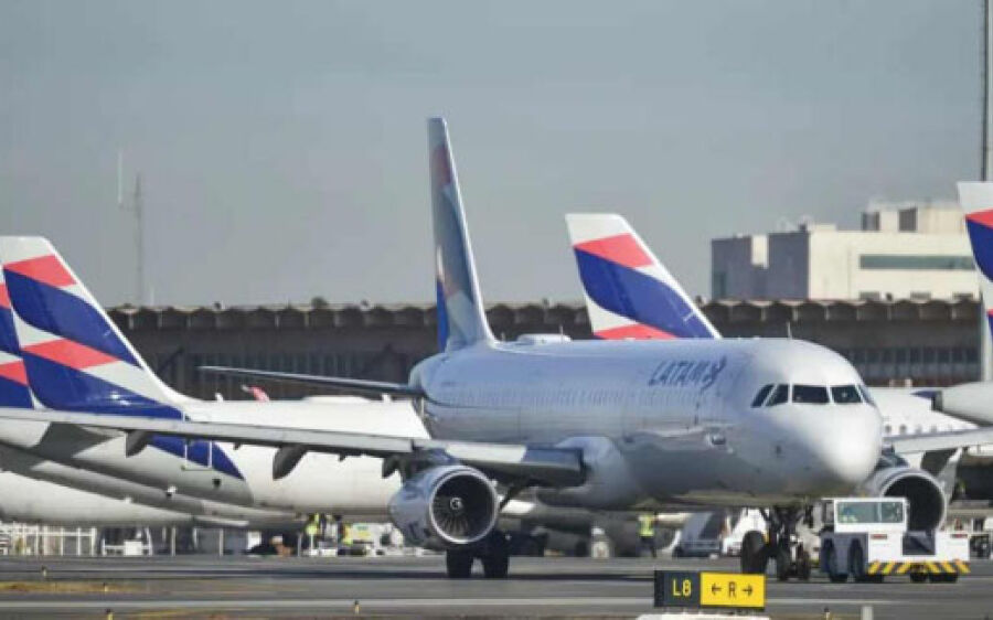 Com greve na Argentina, Latam e Gol cancelam vôos para país vizinho