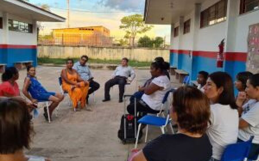 Marly busca solução com o poder Executivo nas demandas da saúde em reunião com a população do bairro