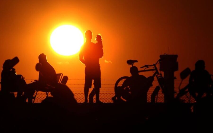 Temperaturas acima da média e baixa umidade do ar geram alerta em nova onda de calor