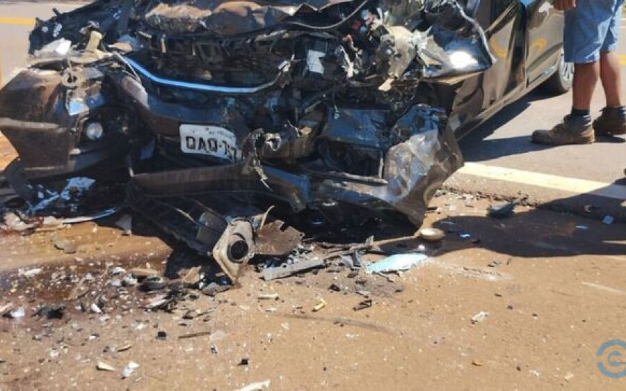 Motorista morre em um fica gravemente ferido em batida frontal na BR-262