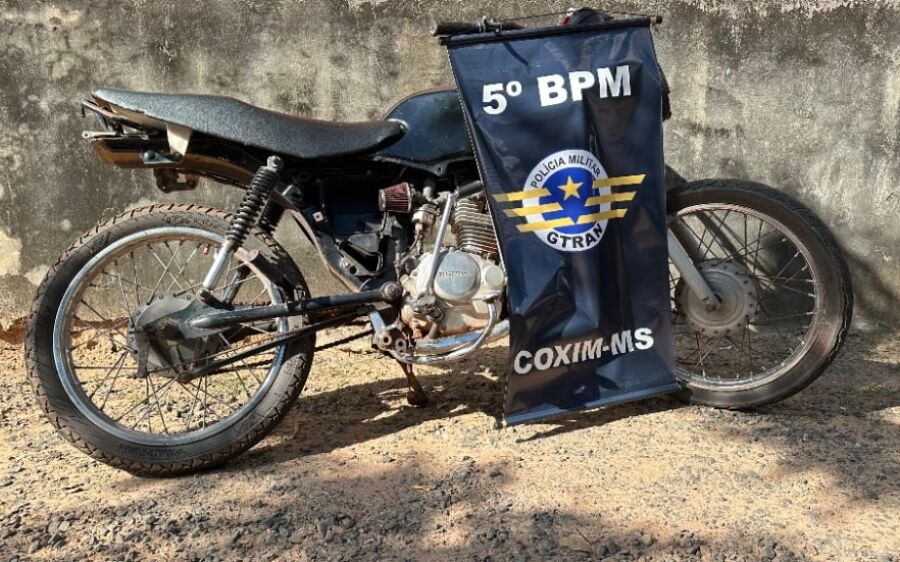 Motociclista sem CNH tem veículo apreendido por perturbação e direção perigosa em Coxim