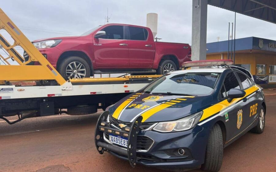 Condutora tenta fugir e PRF para caminhonete avaliada em R$ 200 mil a tiros na BR-463