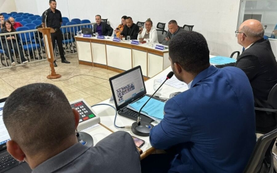 Vereadores aprovam Lei de valorização dos servidores da Câmara em meio a  debate transparente
