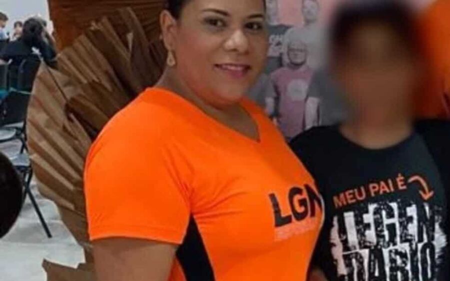 Mãe e filho morrem em acidente com caminhonete e três pessoas ficam feridas