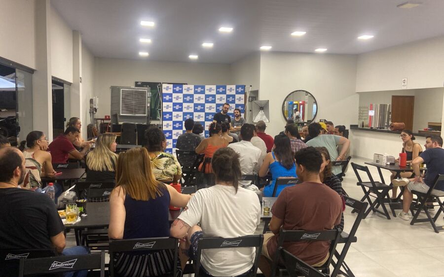 Empresários e estudantes de Coxim participam de palestra sobre empreendedorismo digital