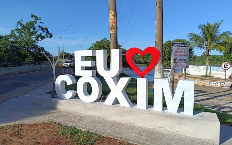 Coxim ganha letreiros temáticos por meio de emenda do  vereador Carlos Henrique