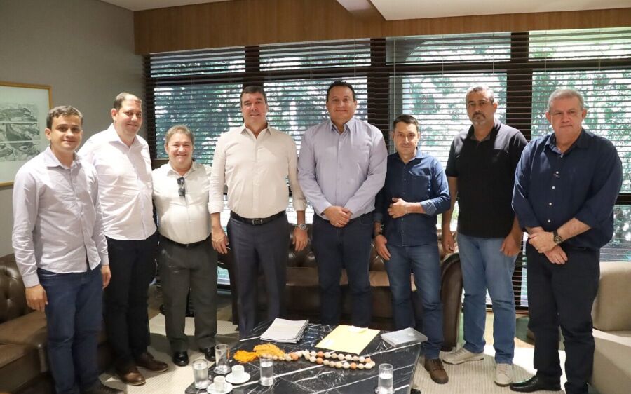 Prefeito de Coxim se reúne  com Governador para discutir  incentivos fiscais