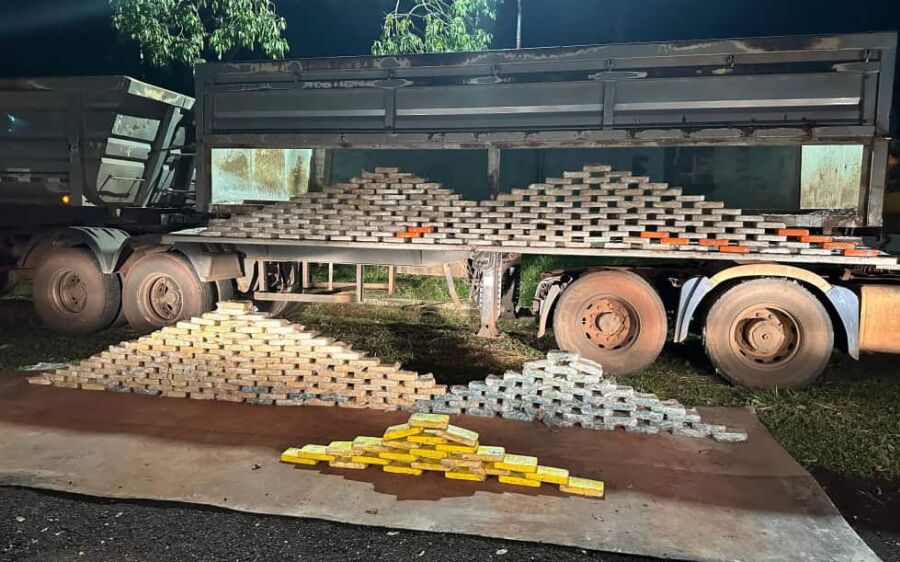 Motorista é preso ao ser flagrado transportando 392 quilos de cocaína