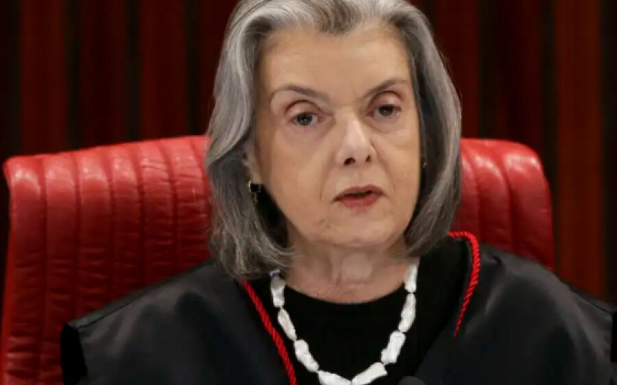 Cármen Lúcia é eleita presidente do TSE