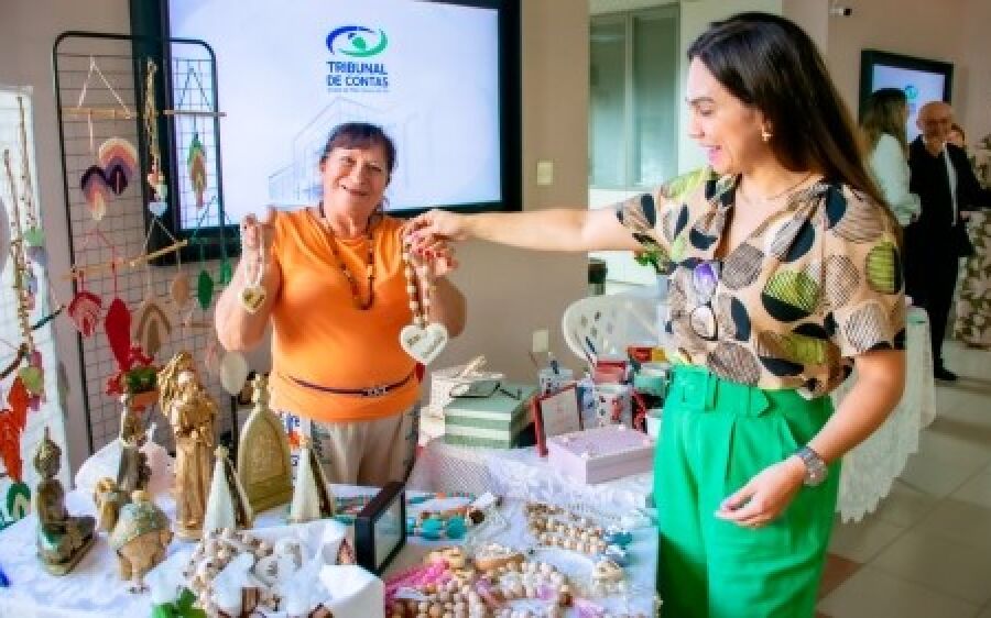 Feira no TCE-MS tem opções de presentes para o Dia das Mães