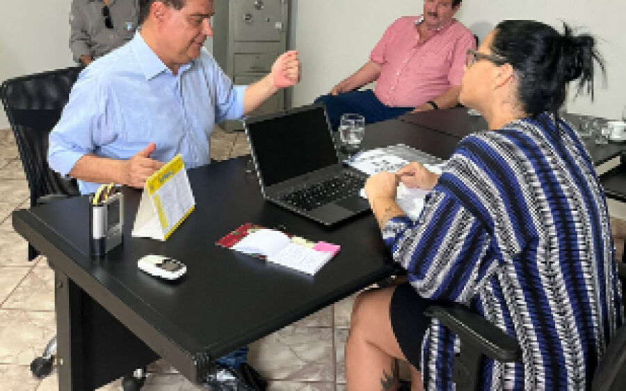 Nelsinho Trad participa da assinatura do lançamento de obras em Coxim e visita o Diário do Estado
