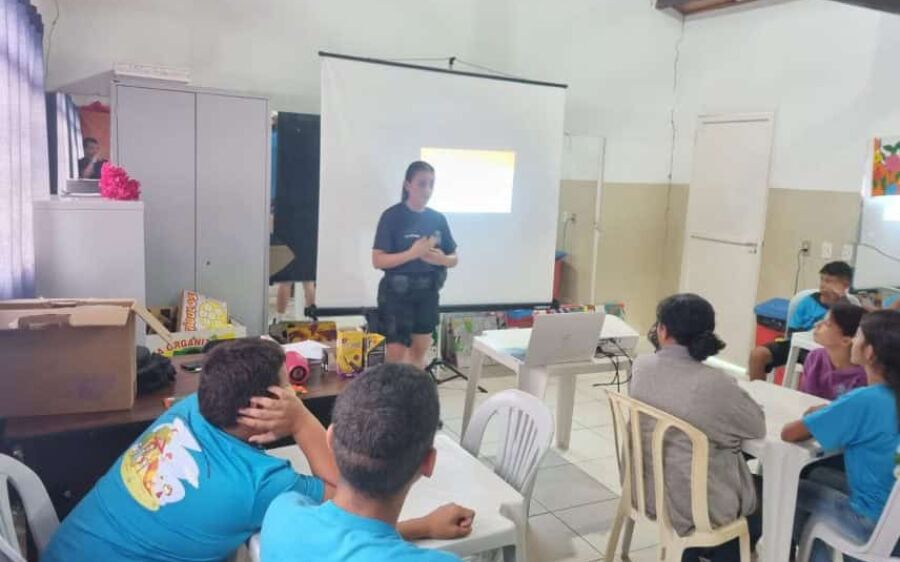 PM realiza palestra sobre Maio Laranja para alunos do Patrulha Mirim em Coxim
