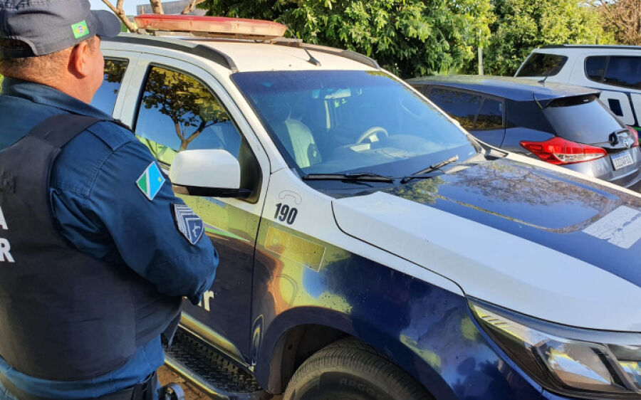 Homem é preso após agredir ex em Costa Rica