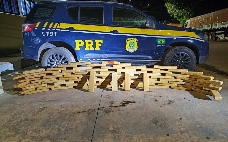 Duas mulheres são presas com mais de 70 quilos de maconha em ônibus na BR-060, em Camapuã