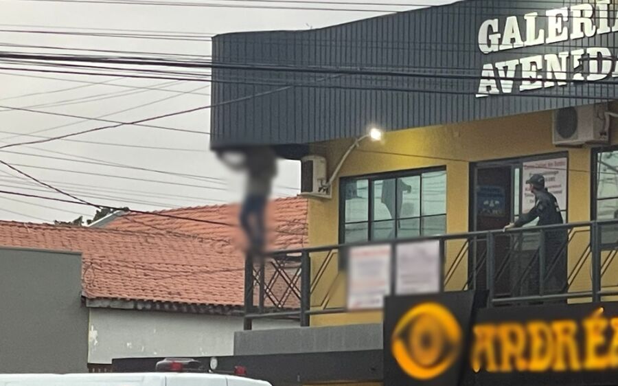 Homem pula de sacada de galeria em Coxim: PM, SAMU e Bombeiros intervêm