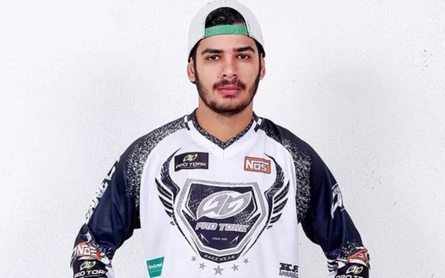 Coxinense, Nicolas Ferreira brilha no desafio de Motocross Estilo Livre em Atibaia